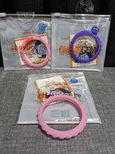 Load image into Gallery viewer, Chewigems = Twister bangle
